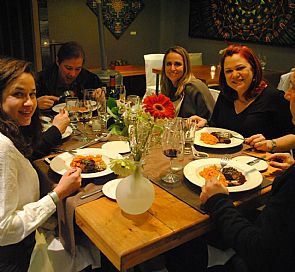 Visita a Viña Santa Rita, cena y fiesta en un club