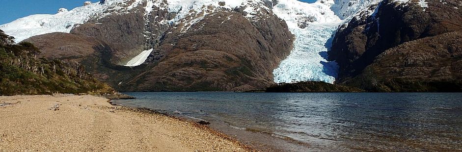 Trekking expedition troughh Alacalufes National Reserve