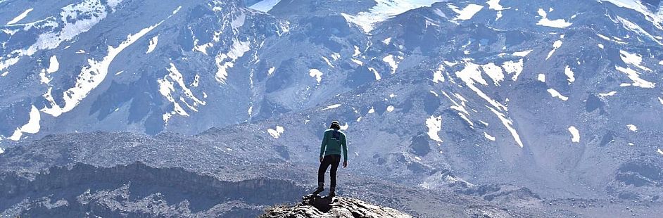 Trekking to San José Volcano and relaxation in the Colina Valley Hot Springs